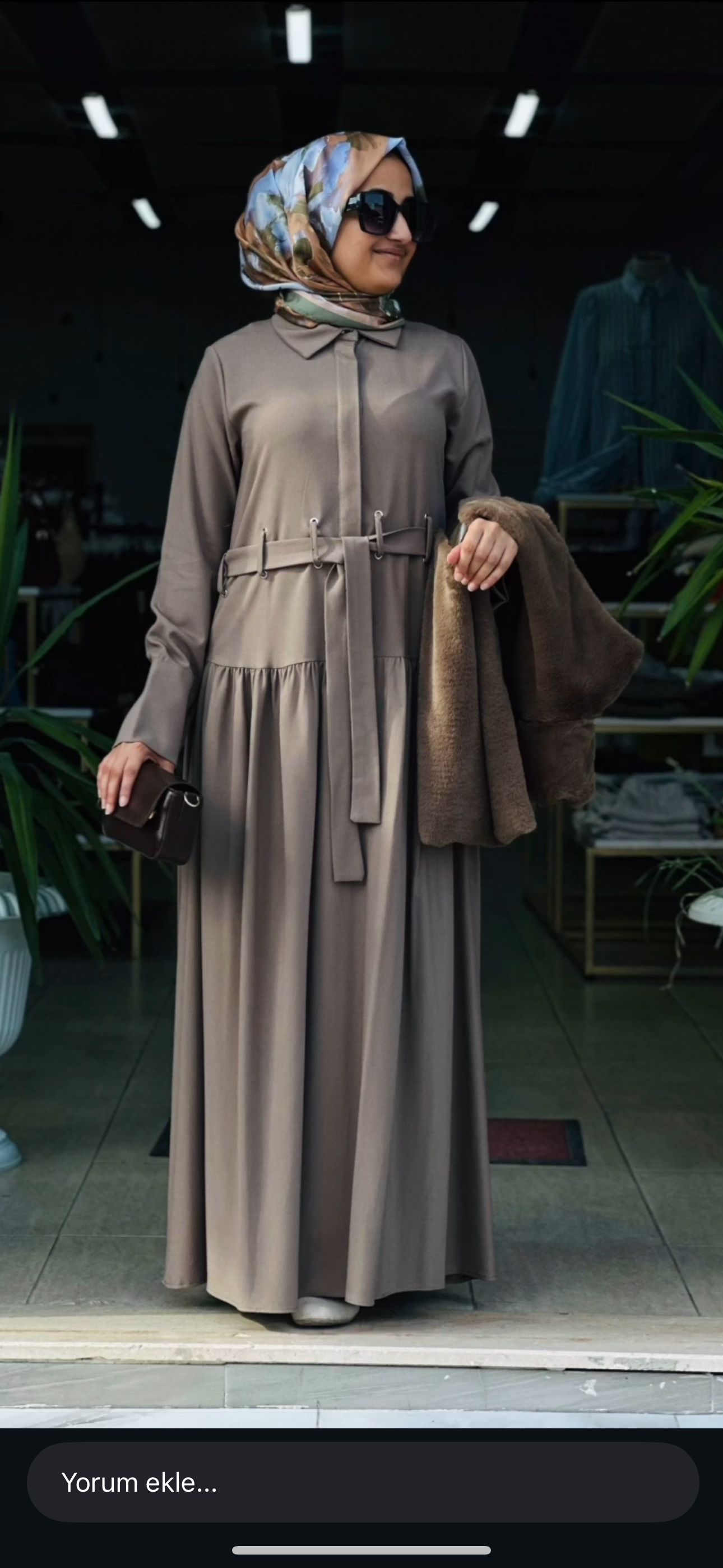 BELDEN KEMER DETAYLI ELBİSE