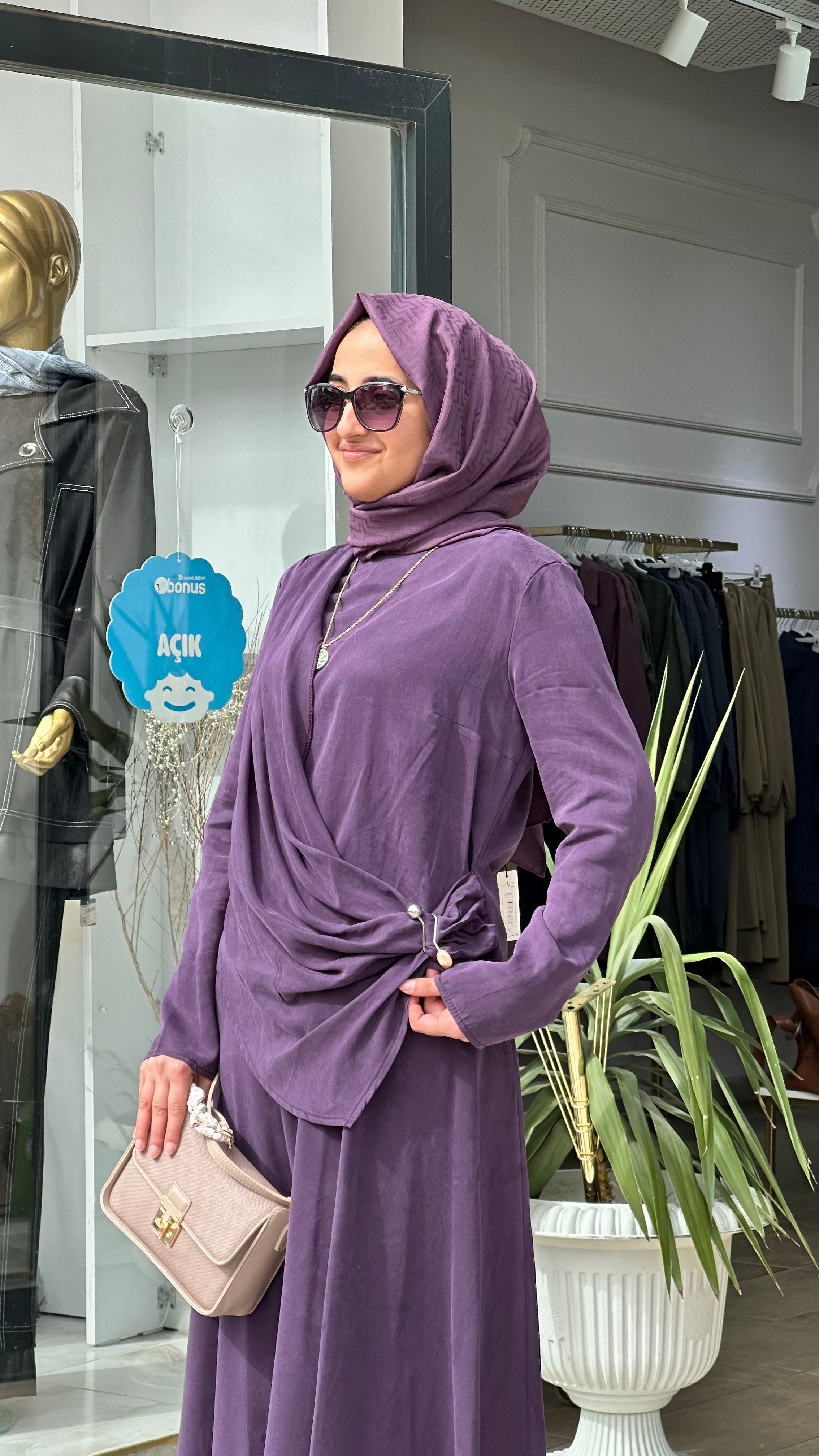 BROŞ DETAYLI ETEK TAKIM