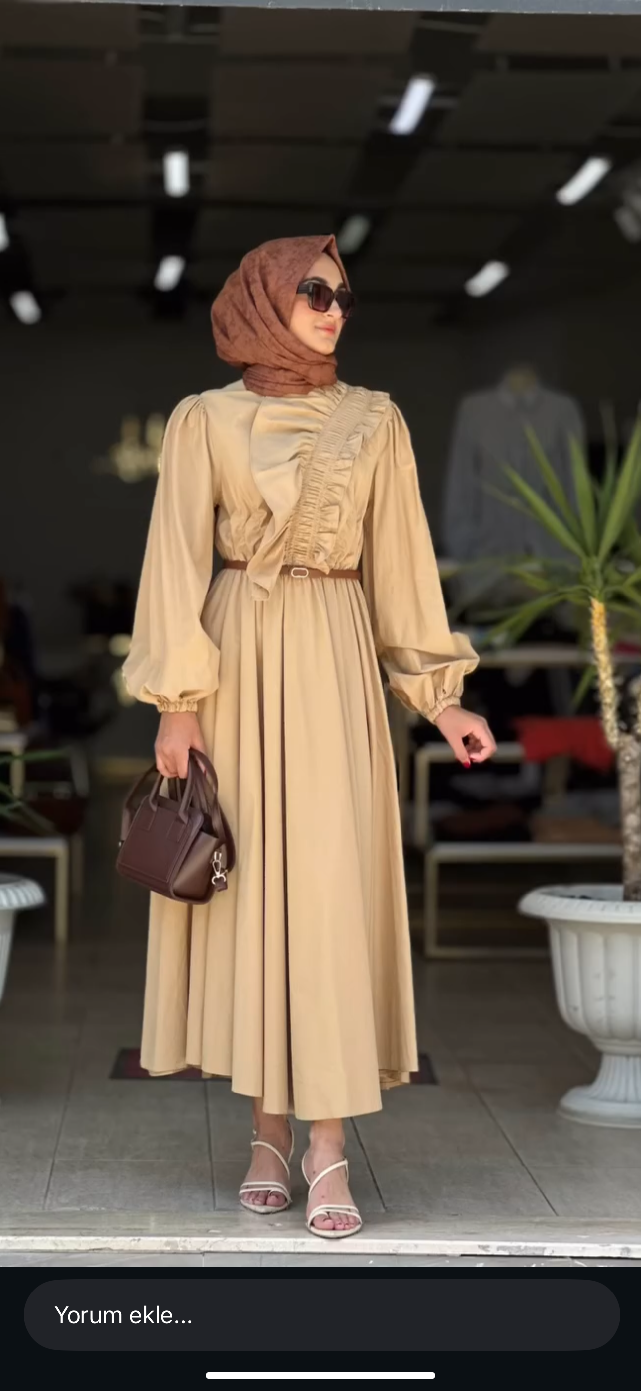 BÜZGÜ DETAYLI ELBİSE