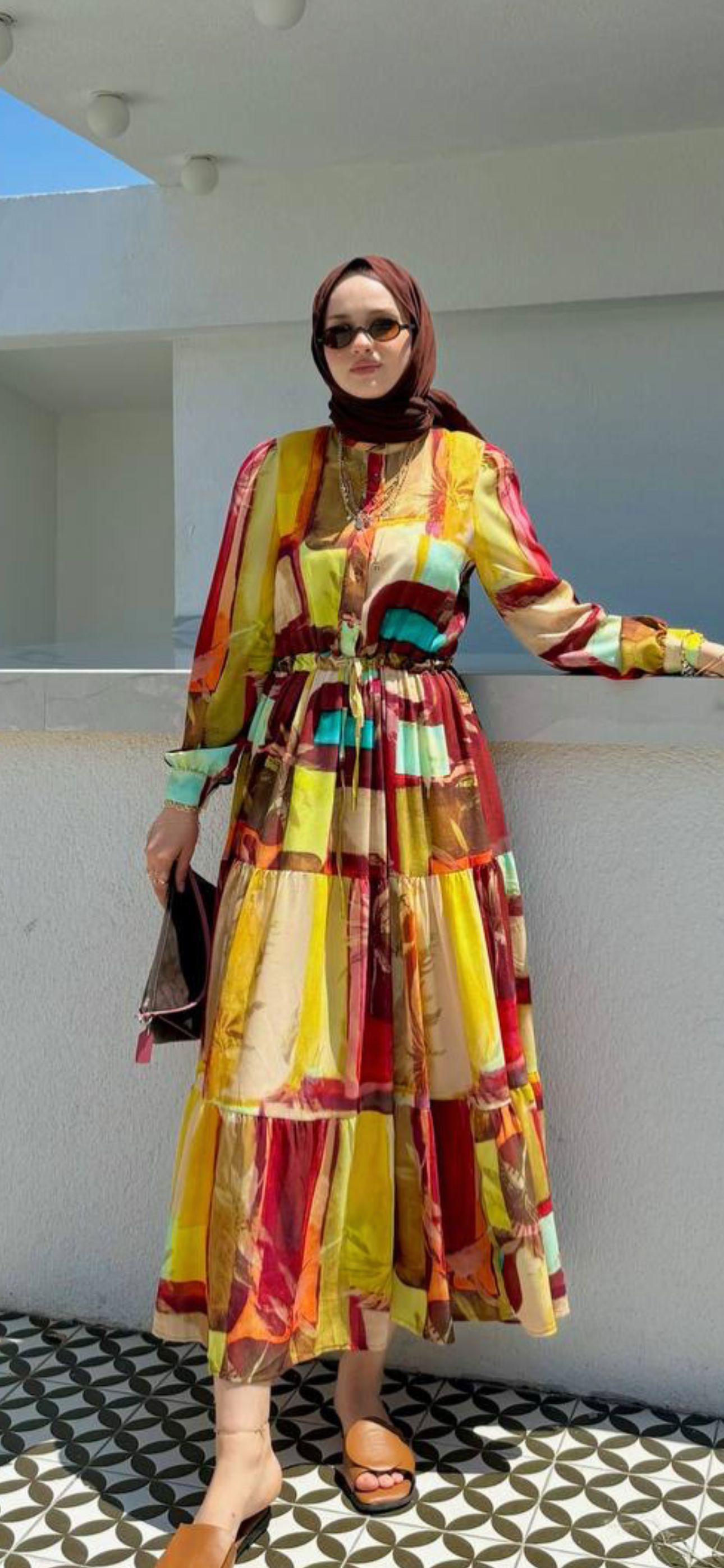 BELİ KUŞAKLI ELBİSE